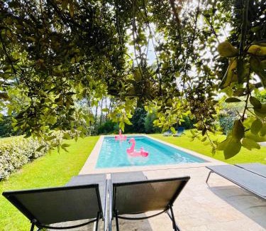 Le Beausset Cama Y Desayuno | La grange des amoureux piscine jacuzzi et massages