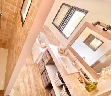 Le Beausset Cama Y Desayuno | La grange des amoureux piscine jacuzzi et massages