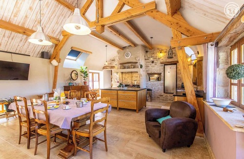 Antully Casa | La Grange des Hirondelles