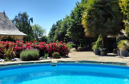 Saint-Sauveur-de-Flee Casa | La Grange - Guest house in Anjou Bleu