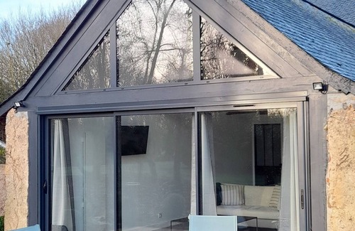 Saint-Sauveur-de-Flee Casa | La Grange - Guest house in Anjou Bleu