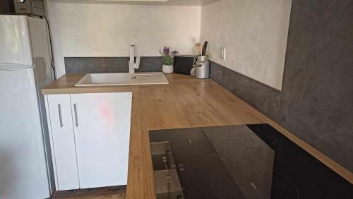 Lathuile Apartamento | La Grange Piscine Indoor Pool and Spa Lake Annecy