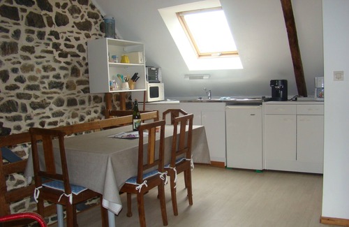 Henanbihen Apartamento | La Grange - Estudio en un antiguo bretón largo hecho de piedras locales