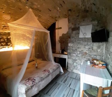 Lezzeno Casa | La grotta dell'Antica Calvasino - Jacuzzi