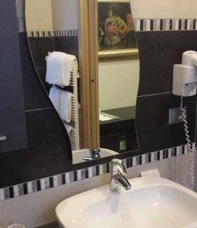 Ovest Hotel | La Grotta Hotel