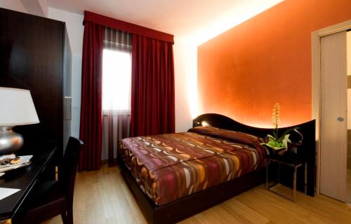 Ovest Hotel | La Grotta Hotel