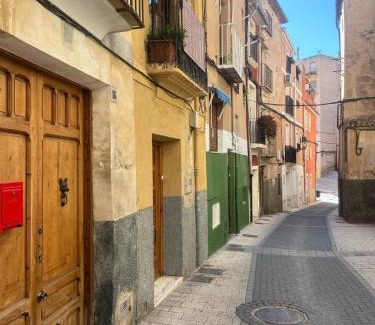 Jijona Casa | La guarida rústica del zorro