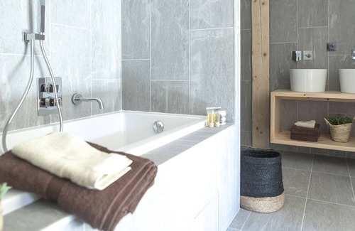Bourg-Saint-Maurice Chalet De Esquí | La Halle des Cascades, 400m², 15 people. Exceptional chalet in Arc 2000