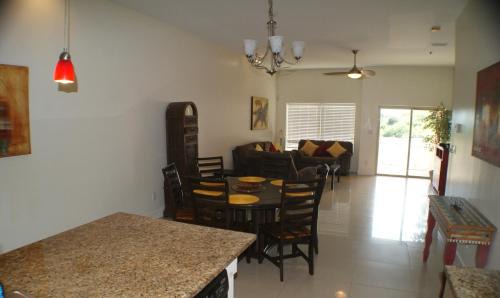 South Padre Island Apartamento | La Isla 201 Mid-island next Beach Park Isla Blanca
