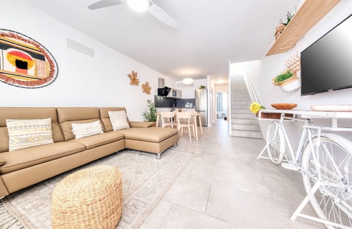 Playa Blanca Chalet De Esquí | La Isleña - Vivienda Vacacional de lujo - A 500M DE LA PLAYA, WIFI RÁPIDO