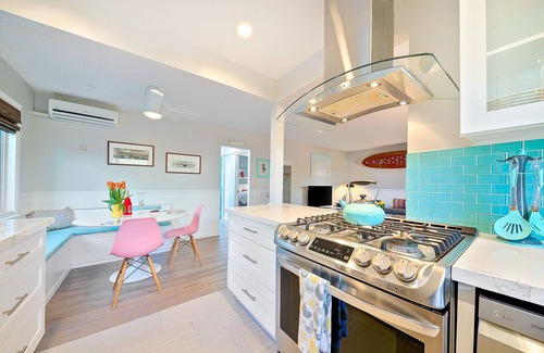 Beach Barber Tract Cabaña | Completamente remodelado La Jolla Cottage en Windansea Beach. Patio privado, admite mascotas, WIFI GRATUITO, A / C