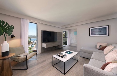 Village of La Jolla Hotel | La Jolla Cove Hotel & Suites, Corner Penthouse Suite, Balcony w/ Ocean Views!