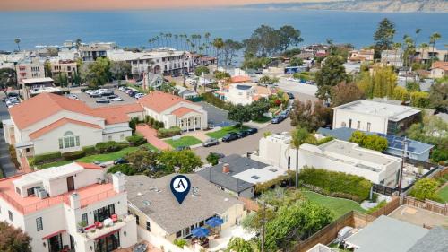 Village of La Jolla Casa | La Jolla Living by AvantStay A Location Private Backyard Lounge