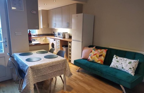 Derby Casa | La La Land Derby 4 bedrooms townhouse near Pride Park