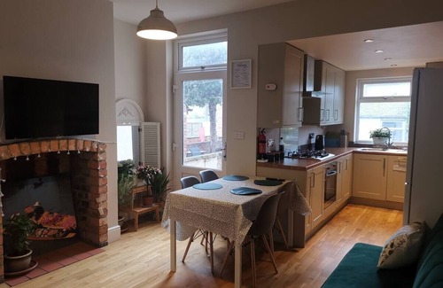 Derby Casa | La La Land Derby 4 bedrooms townhouse near Pride Park