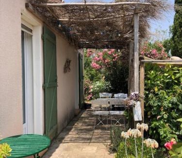 Peyriac-de-Mer Cama Y Desayuno | LA LAVANDIERE Famille Amis Relais Motards