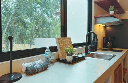 Ek Balam Village Apartamento | La Linda Luxury Two Story Apartment Huge Terrace Next to the Pool