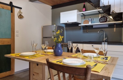 Dienne Casa | La Loge de Dienne Atypical house with terrace, mountain view and covered parking lot