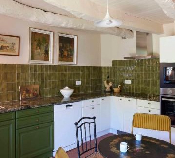 Kerherou Casa | La Longère de l'Amiral c'est au choix la Maison de l'Amiral jusqu'à 10 personnes ou le Carré de l'Amiral jusqu'à 4 personnes