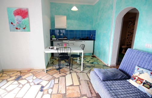 Ferma Apartamento | Apartamento La Luna Blu "Owl", vista al mar, a 500 metros de la playa