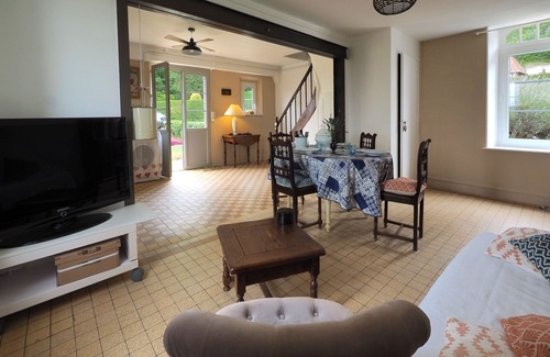 Marcilly-sur-Eure Casa | La Mésangère - Two Bedroom House, Sleeps 4