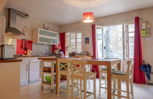 Saint-Paul-Trois-Chateaux Chalet De Esquí | La Maison du Château