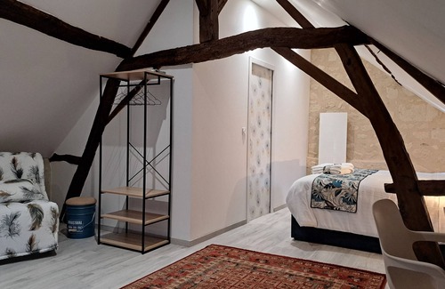 Savigny-en-Veron Casa | La Magnanerie