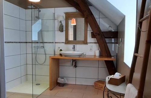Savigny-en-Veron Casa | La Magnanerie