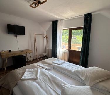 Moieciu Hotel | La Magura