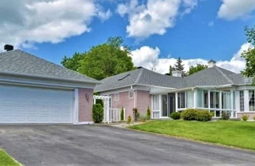 Saint-Paul-d'Abbotsford Casa | La Maison du Bonheur 🫶