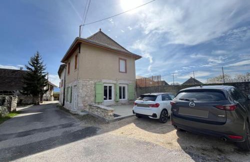 Saint-Victor-de-Morestel Casa | La Maison L’oiseau Bleu