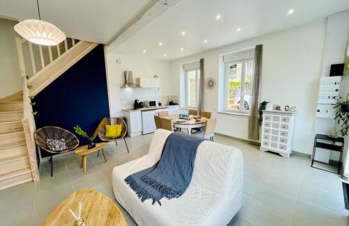 Saint-Victor-de-Morestel Casa | La Maison L’oiseau Bleu