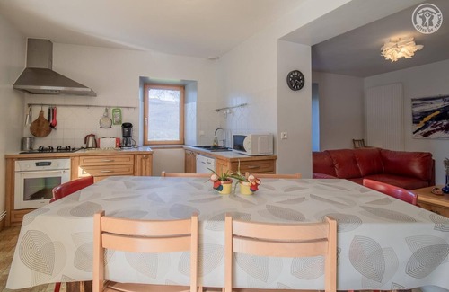 Serrieres-en-Chautagne Casa | LA Maison Bleue - Serrieres EN Chautagne