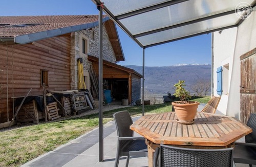 Serrieres-en-Chautagne Casa | LA Maison Bleue - Serrieres EN Chautagne