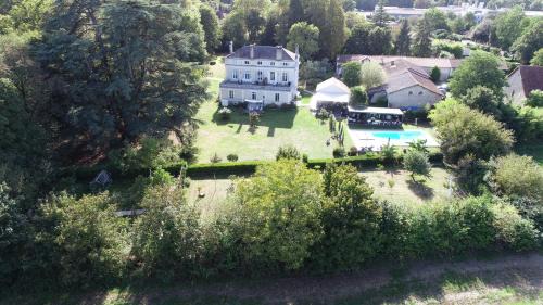 Marsac-sur-l'Isle Cama Y Desayuno | La maison au cèdre