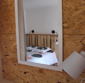 Villerest Casa | La Maison au Camélia