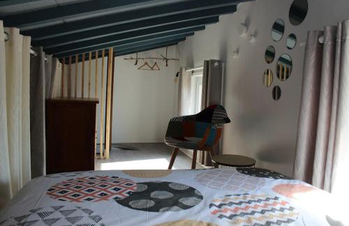 Villerest Casa | La Maison au Camélia