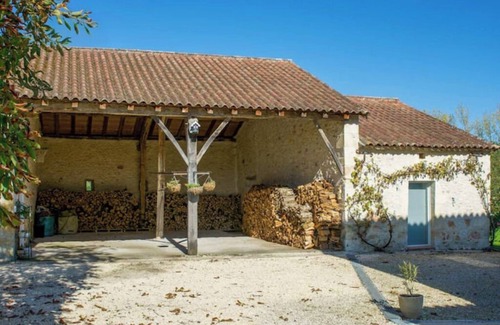 Monsempron-Libos Casa | La Maison aux Cyprès, charming guest house