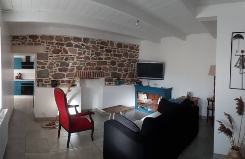 Pleubian Casa | La maison aux Hortensias, 1km from the beach and close to the Sillon de Talbert.