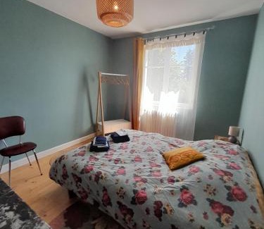 Le Vigean Casa | La maison aux volets bleus