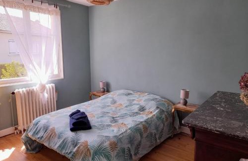 Le Vigean Casa | La maison aux volets bleus