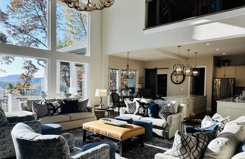 Black Mountain Casa | La Maison: Black Mt. Ultra Luxury 6 BR Ensuites in Catawba Falls Preserve