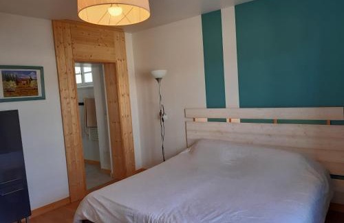 Corpeau Casa | La maison bleue