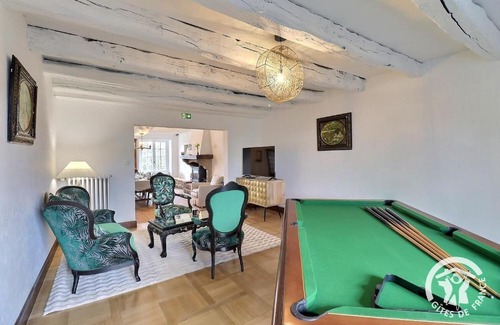 Saint-Symphorien Casa | La maison camelia
