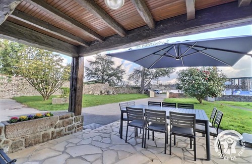 Saint-Symphorien Casa | La maison camelia