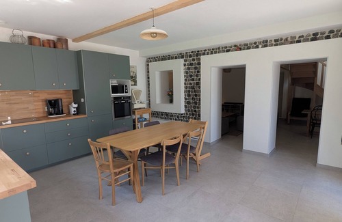 La Poterie-Cap-d'Antifer Casa | La Maison d'Anita at Le Tilleul, 4 km from Etretat, ideal for families or friends.