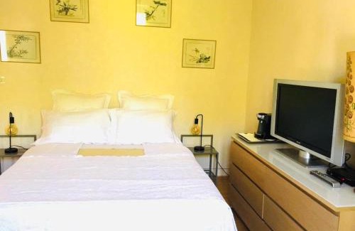 Saint-Yrieix-la-Perche Cama Y Desayuno | La maison d'Hera