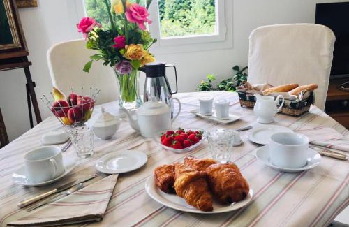 Saint-Yrieix-la-Perche Cama Y Desayuno | La maison d'Hera