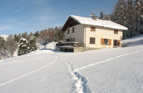 Saint-Vincent-les-Forts Apartamento | La Maison Damont : Soleil, Lac, Espace et Calme à 2 pas des Activités