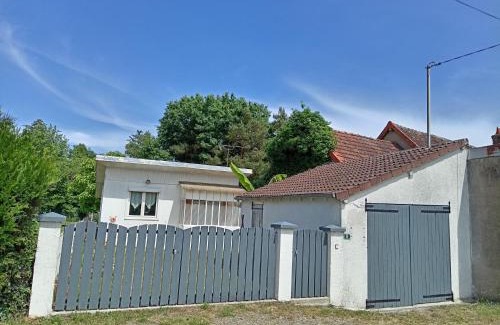 Saint-Julien-sur-Cher Casa | La maison de Valette